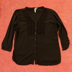 Grand & Greene large women’s crochet front collar Black Button Down Shirt